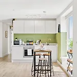 Stunning City Penthouse - Rooftop Balcony - City Views