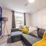 Central, Contractors, Families, Free Parking By Prescott Apartments