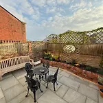 Arty House With Garden In Central Bristol