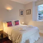 Cosy And Quiet Garden Flat
