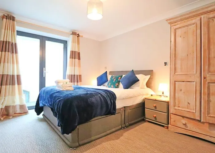 City Centre 1 Bed Apartment- Hopewell