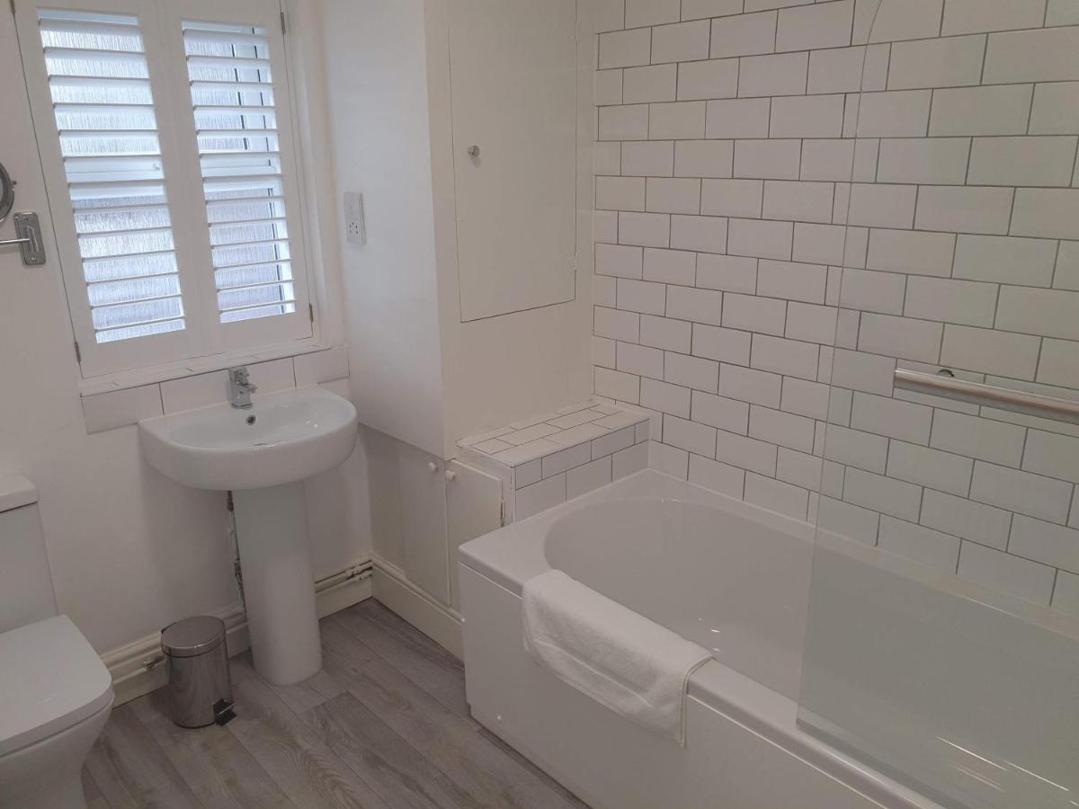 Victoria House - 3 Bedrooms, 3 Bathrooms By Cliftonvalley Holiday home