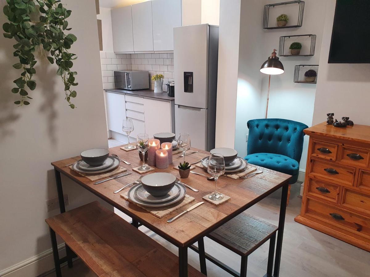 Holiday home Victoria House - 3 Bedrooms, 3 Bathrooms By Cliftonvalley Bristol