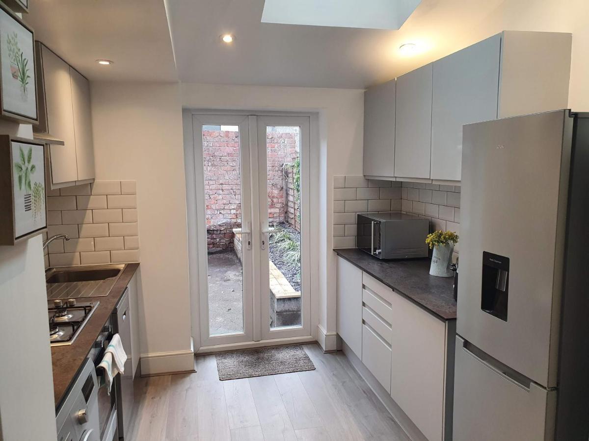 Holiday home Victoria House - 3 Bedrooms, 3 Bathrooms By Cliftonvalley