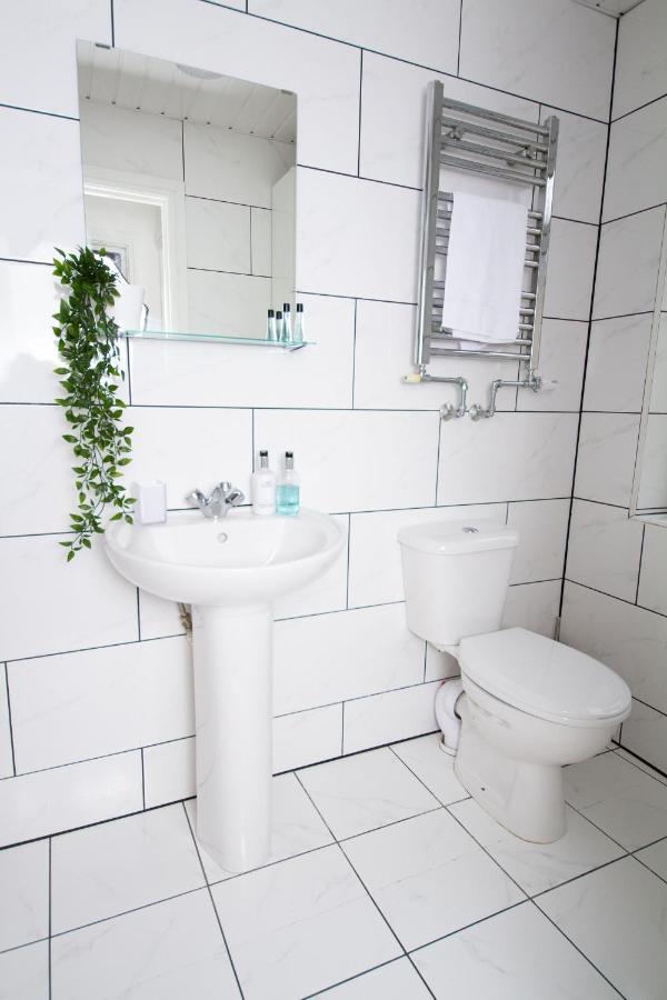 56b Mina Rd * Bristol