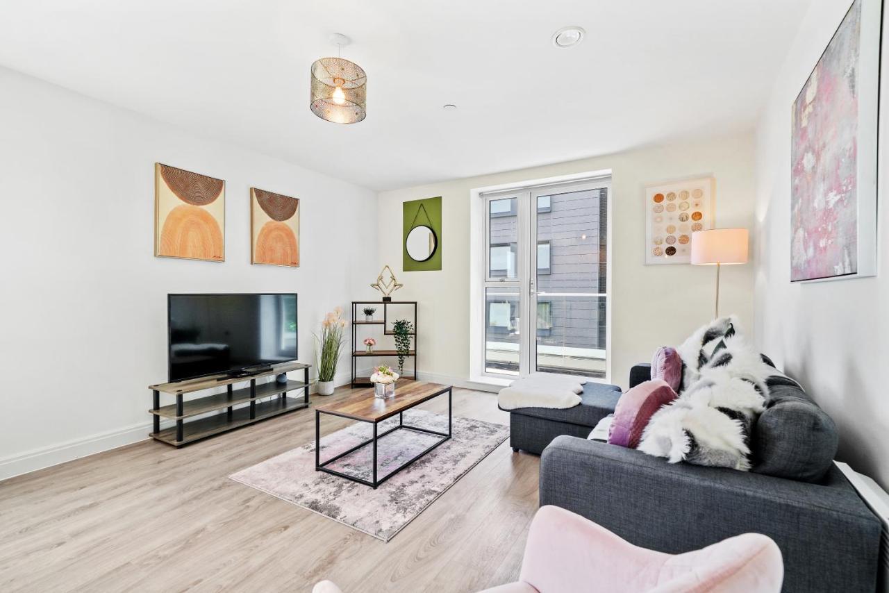 Stunning Penthouse - Rooftop Balcony - Views Apartment *