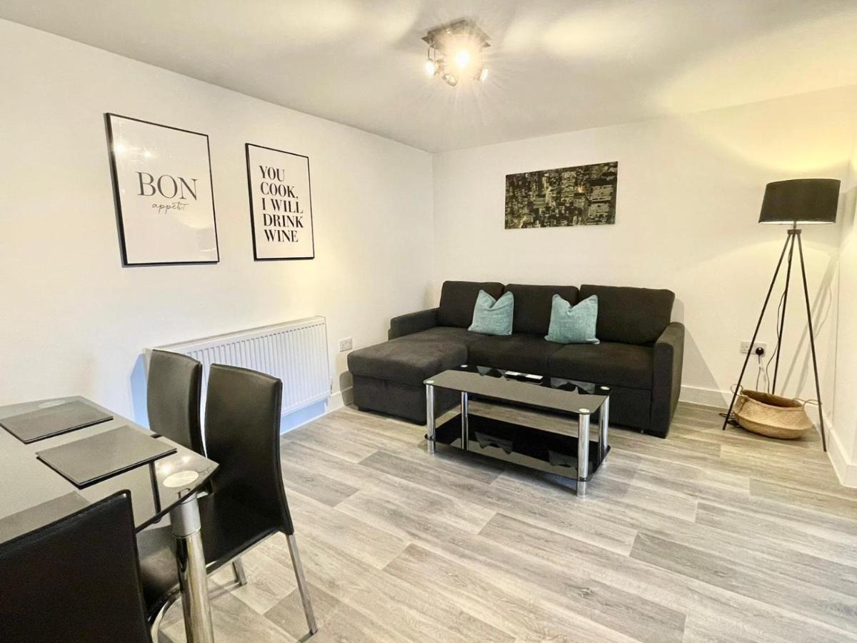 *modern & Stylish 2 Double Bedroom-free Parking!* Apartment *