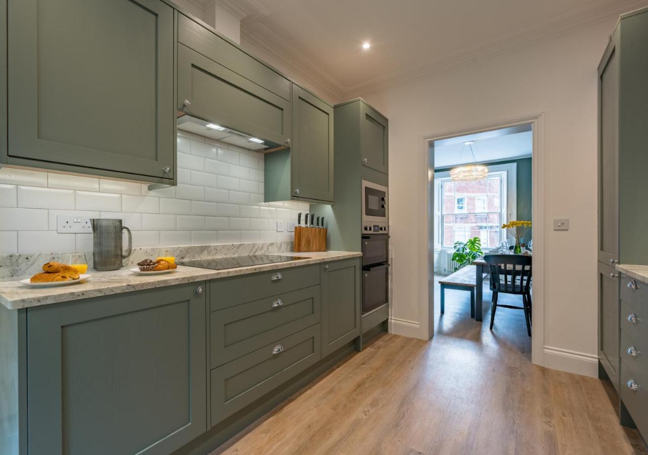 Clifton Town House With Cinema Perfect For Groups, Families, Friends Hens & Stags! *