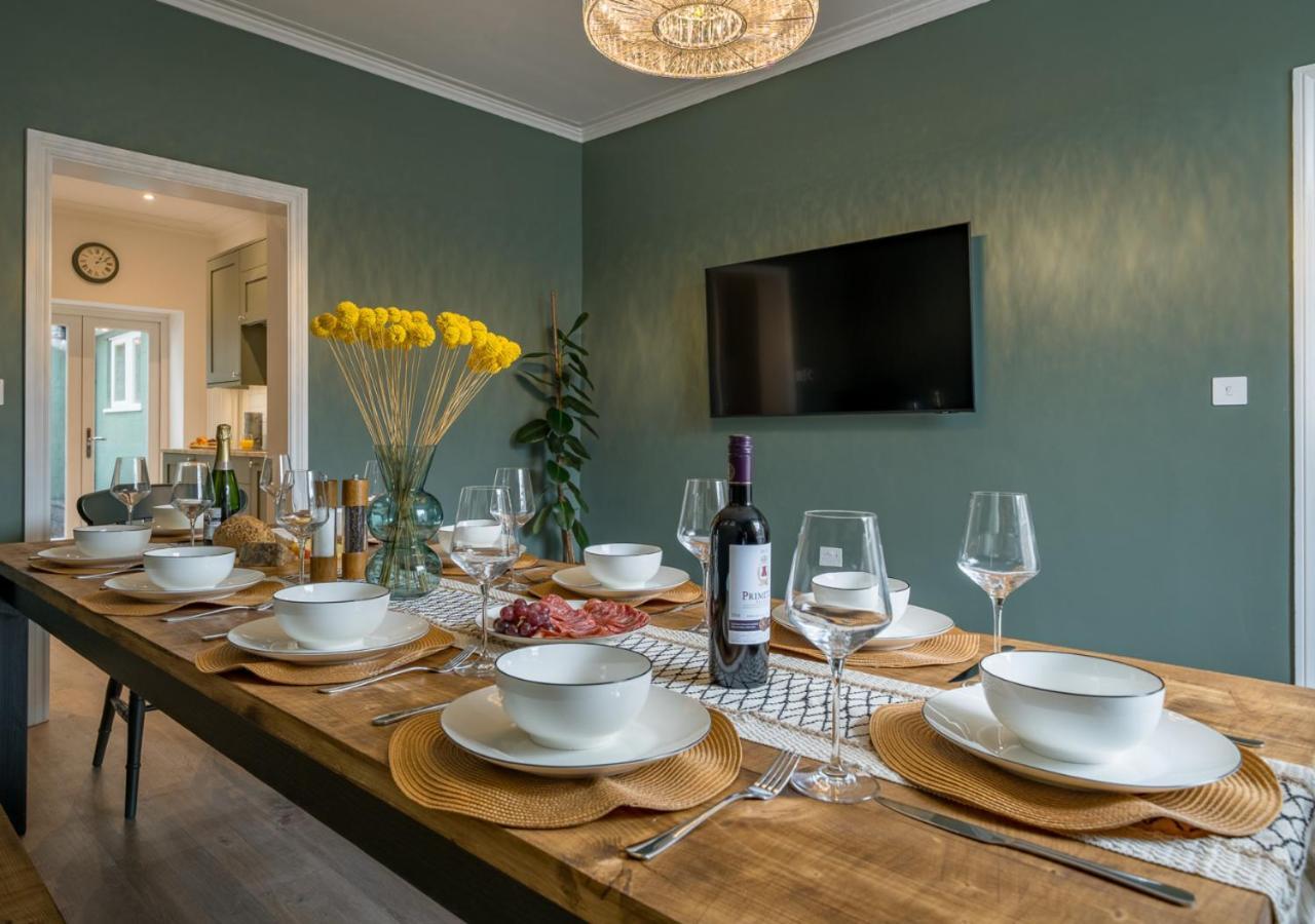 Holiday home Clifton Town House With Cinema Perfect For Groups, Families, Friends Hens & Stags! *