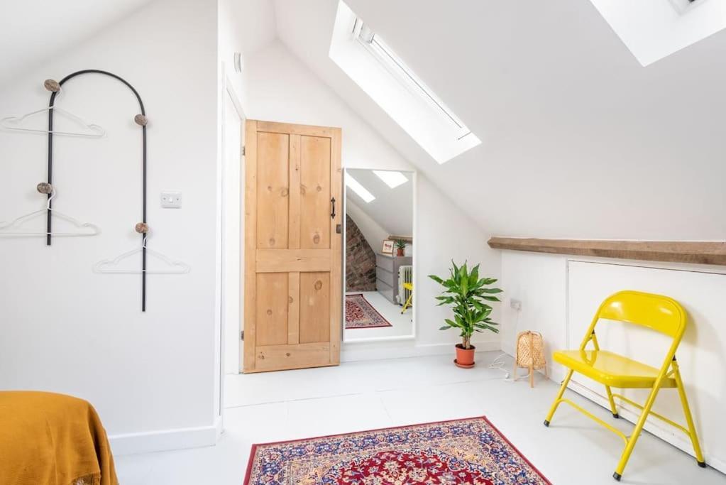 Holiday home Arty House With Garden In Bristol