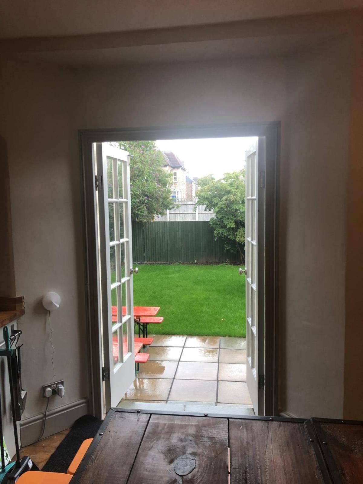 Holiday home Higgihaus 7 Bed Sleeps Up To 18 Big Groups Location Bristol