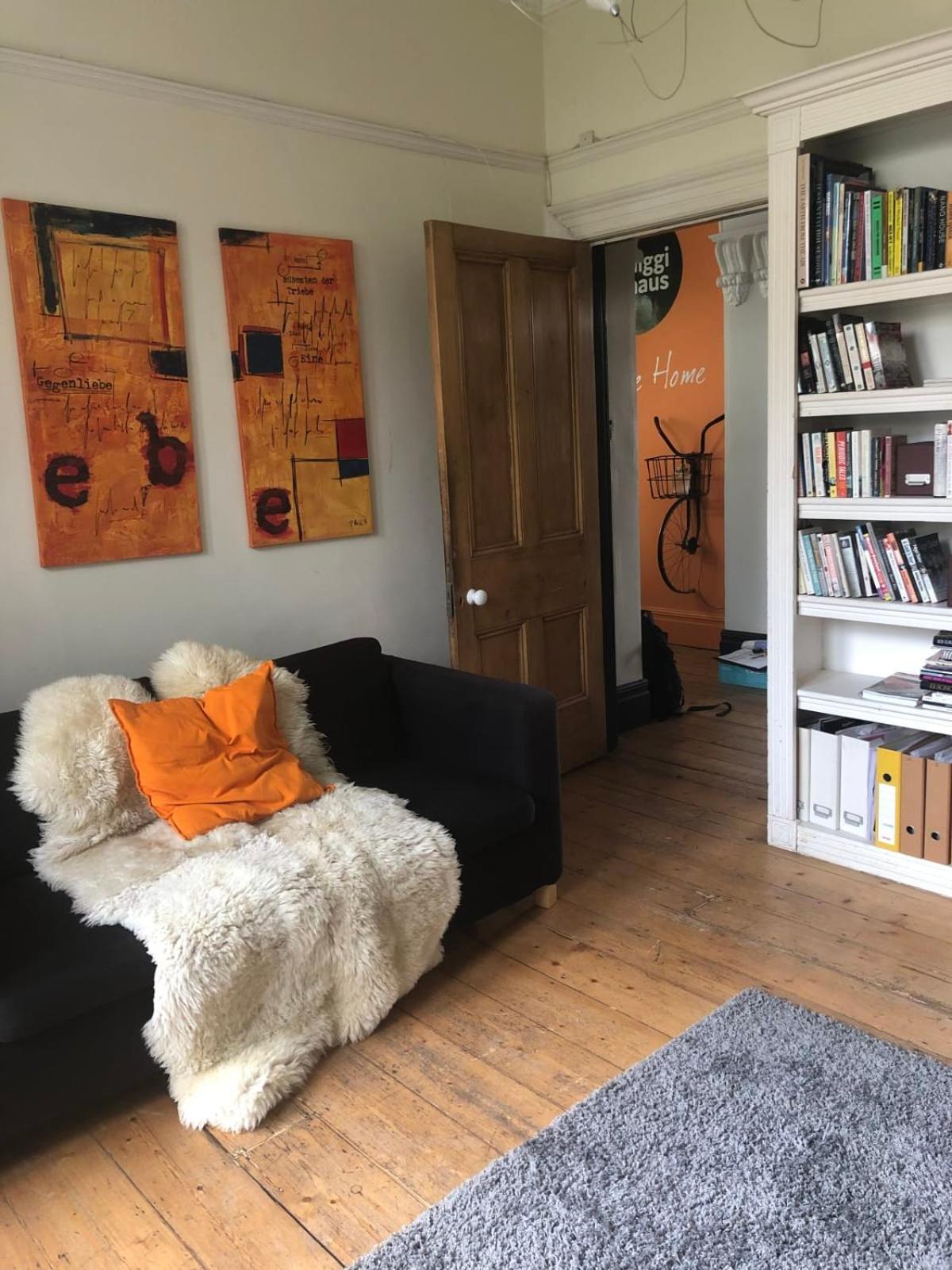 Holiday home Higgihaus 7 Bed Sleeps Up To 18 Big Groups Location Bristol