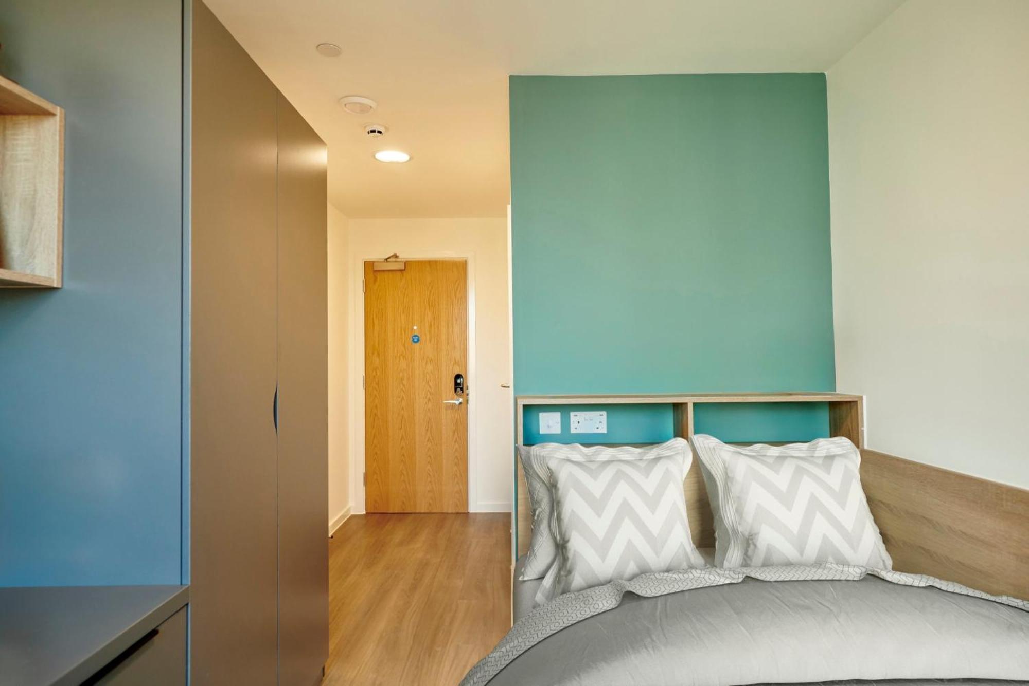 Canvas Apartment Bristol