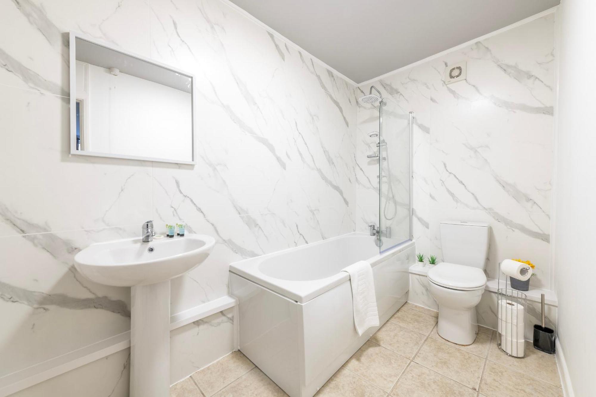 Central, Contractors, Families, Free Parking By Prescott Apartments Apartment *