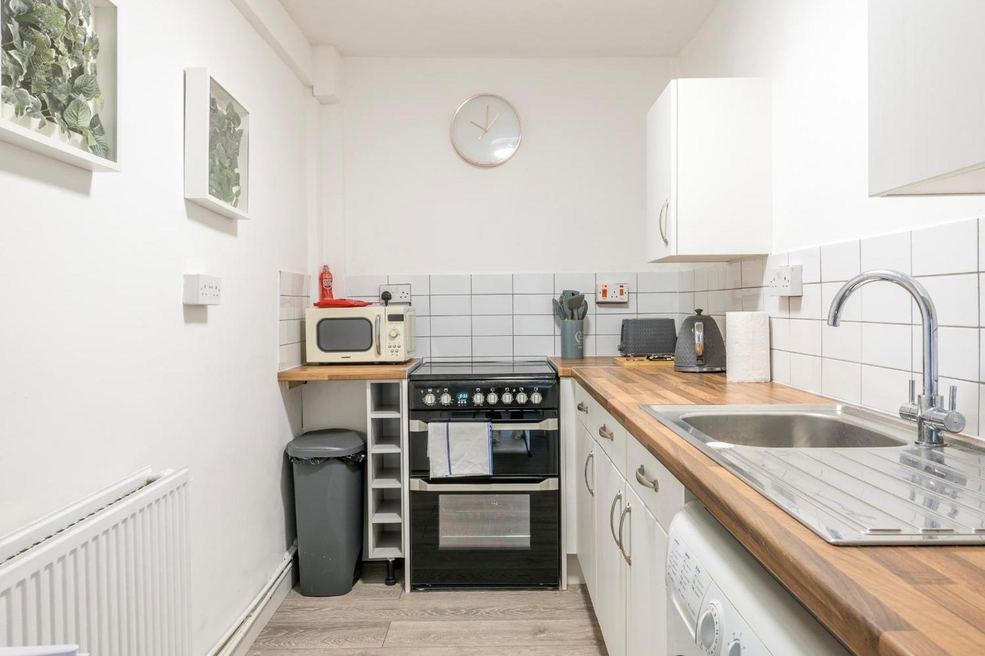 Central, Contractors, Families, Free Parking By Prescott Apartments Apartment Bristol