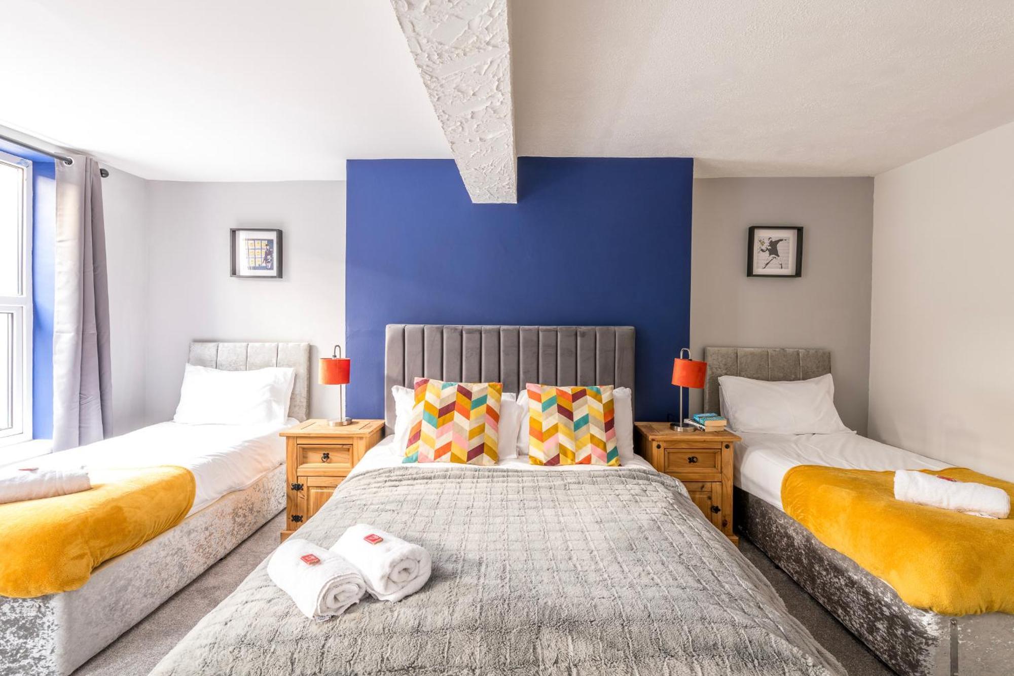 Central, Contractors, Families, Free Parking By Prescott Apartments