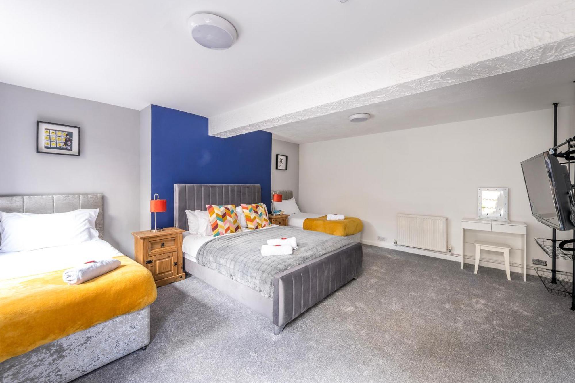 Central, Contractors, Families, Free Parking By Prescott Apartments Apartment