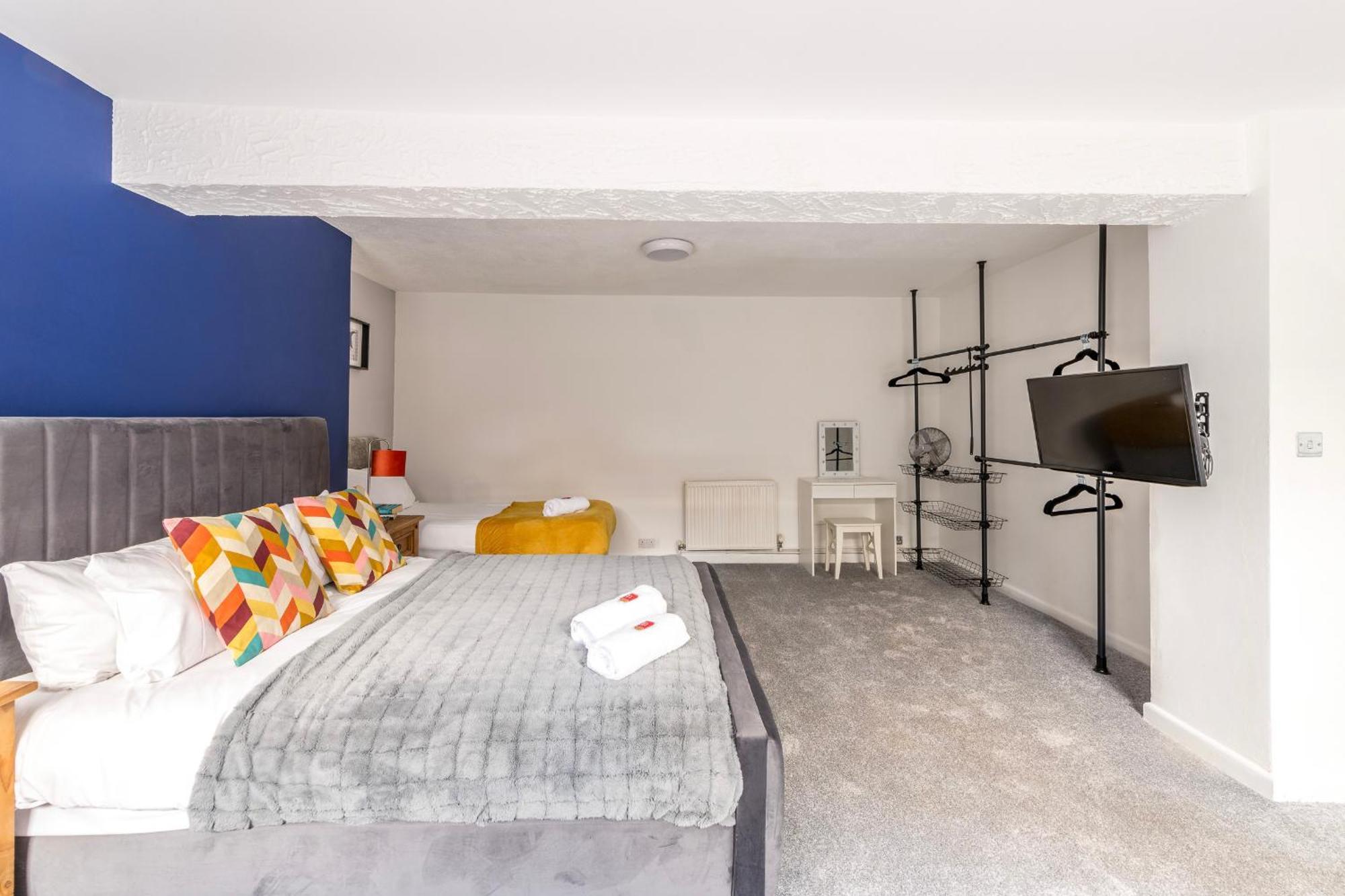 Central, Contractors, Families, Free Parking By Prescott Apartments Bristol