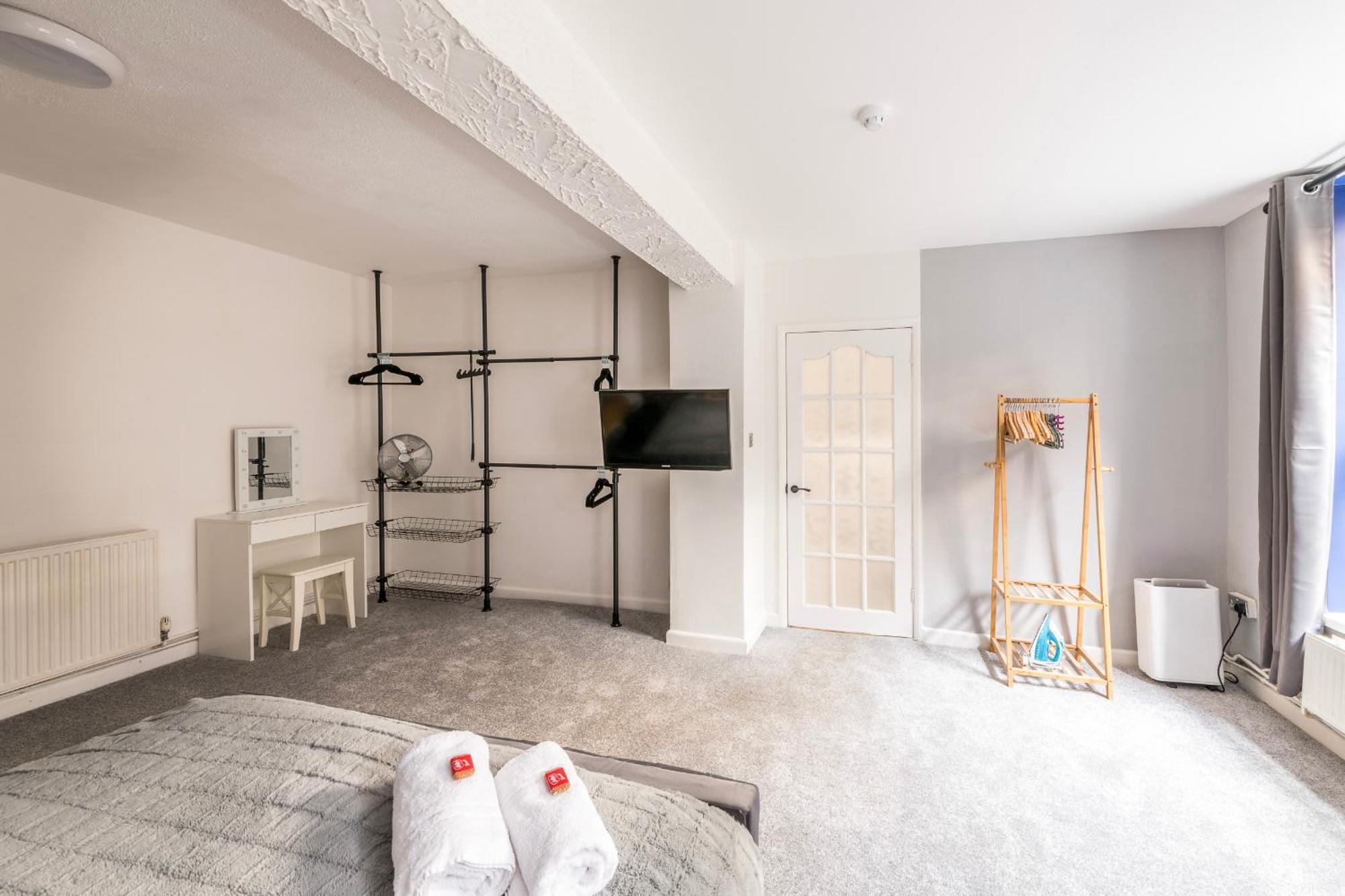 Apartment Central, Contractors, Families, Free Parking By Prescott Apartments