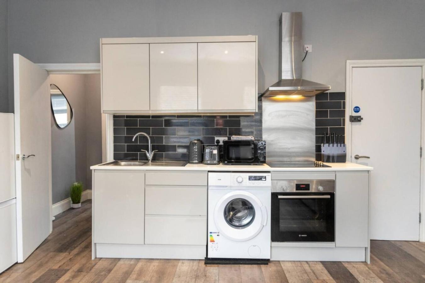 Apartment Rd B - Location Long By Shortstayuk *