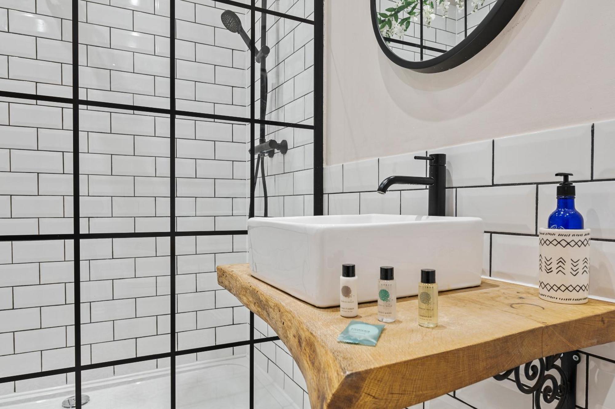 Villa Hanham Homestead - Hot Tub Escape