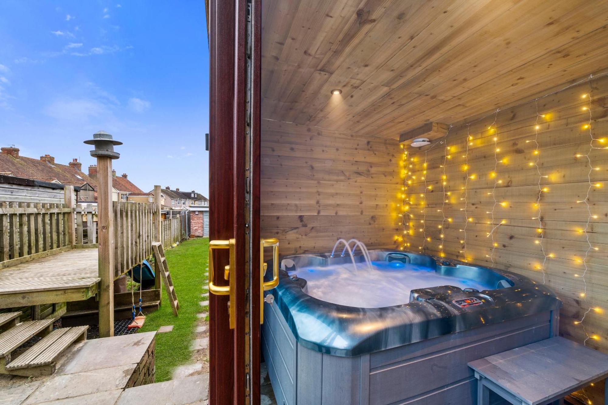 Hanham Homestead - Hot Tub Escape Villa Bristol