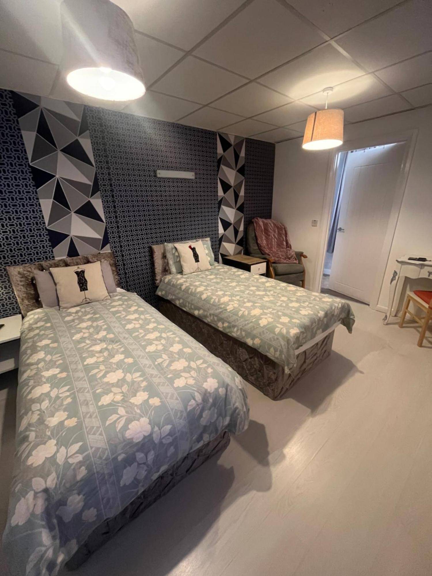 Executive 3 Near Southmead Hospital On Bathroom Apartment *