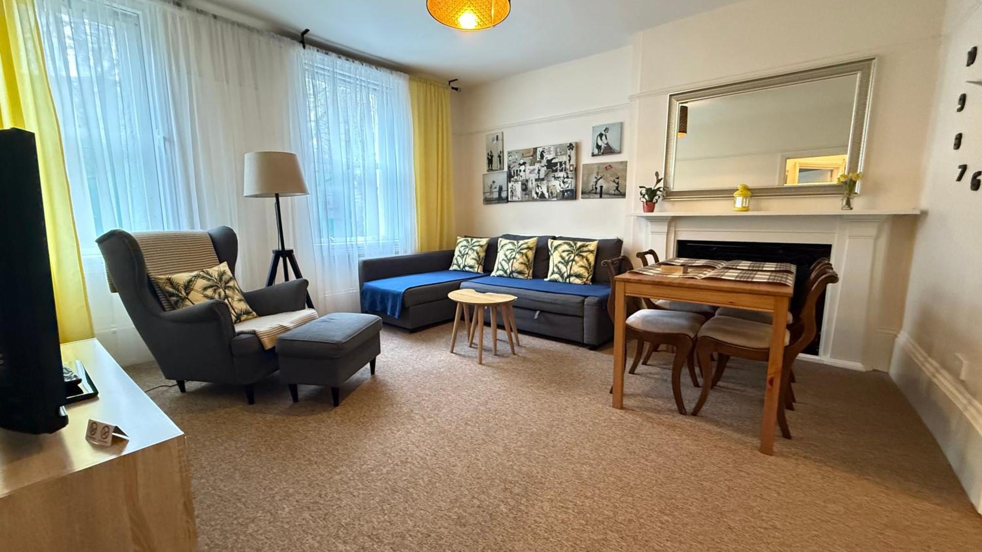 Located One Bedroom Bristol
