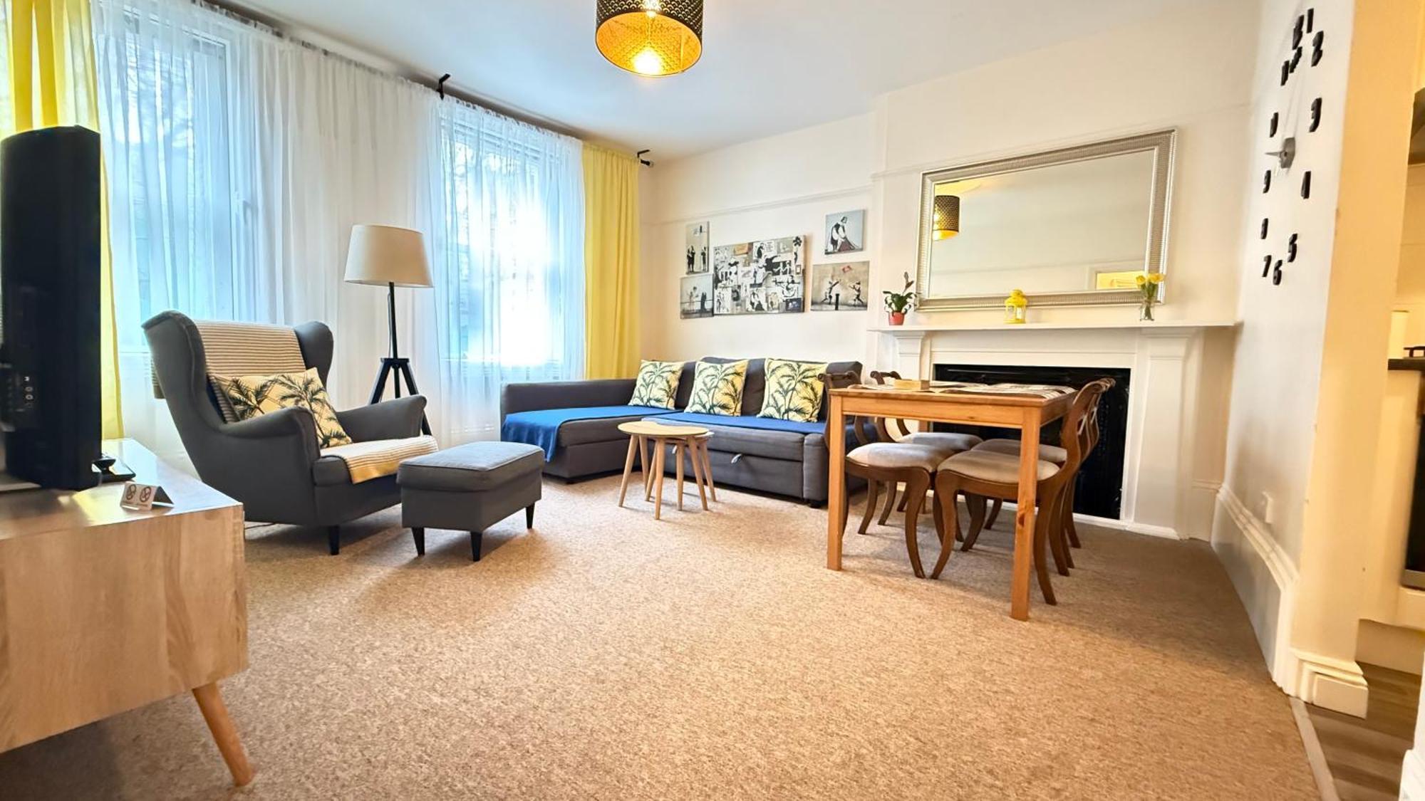 Apartment Located One Bedroom Bristol