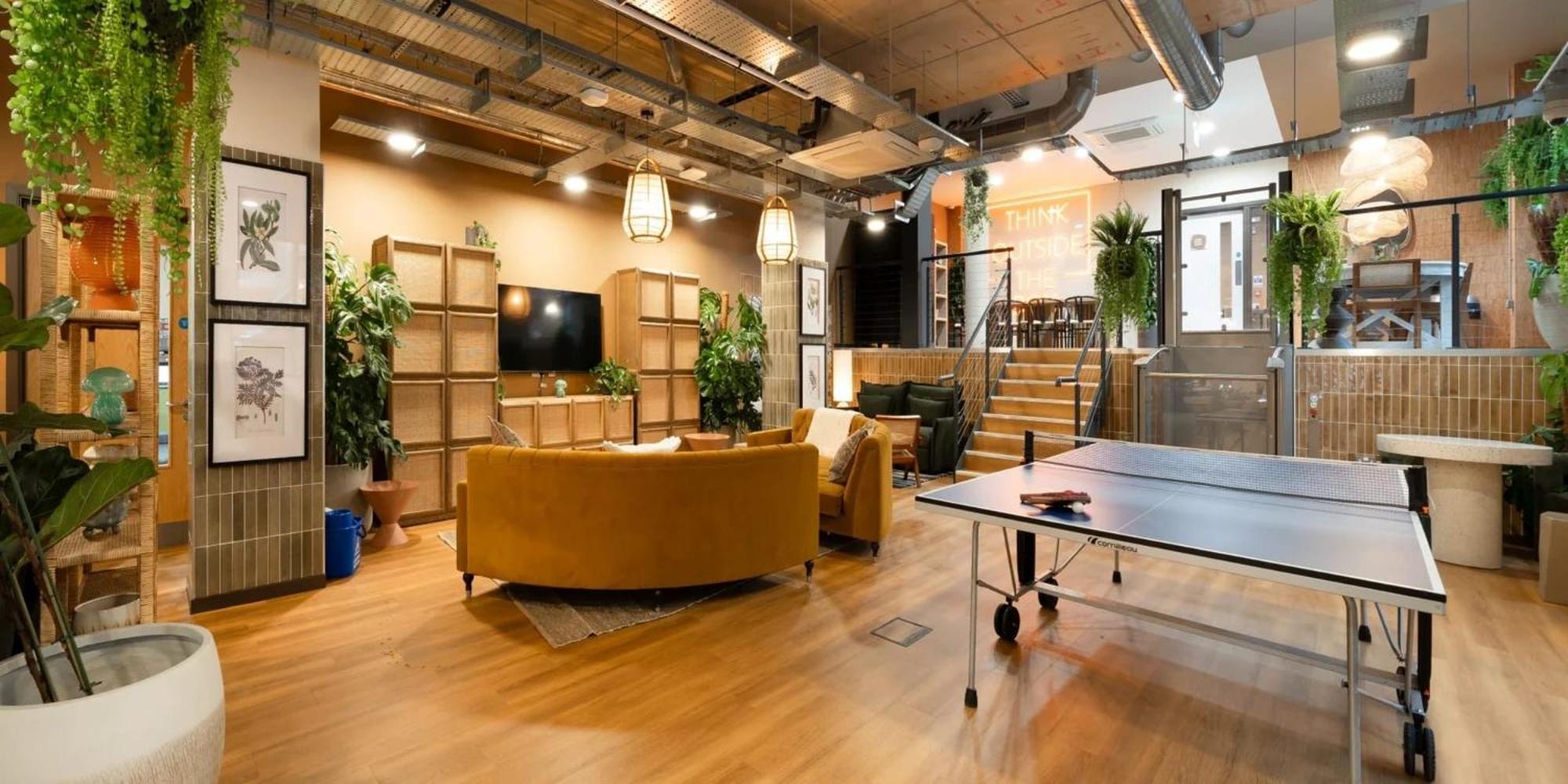 Canvas Apartment *