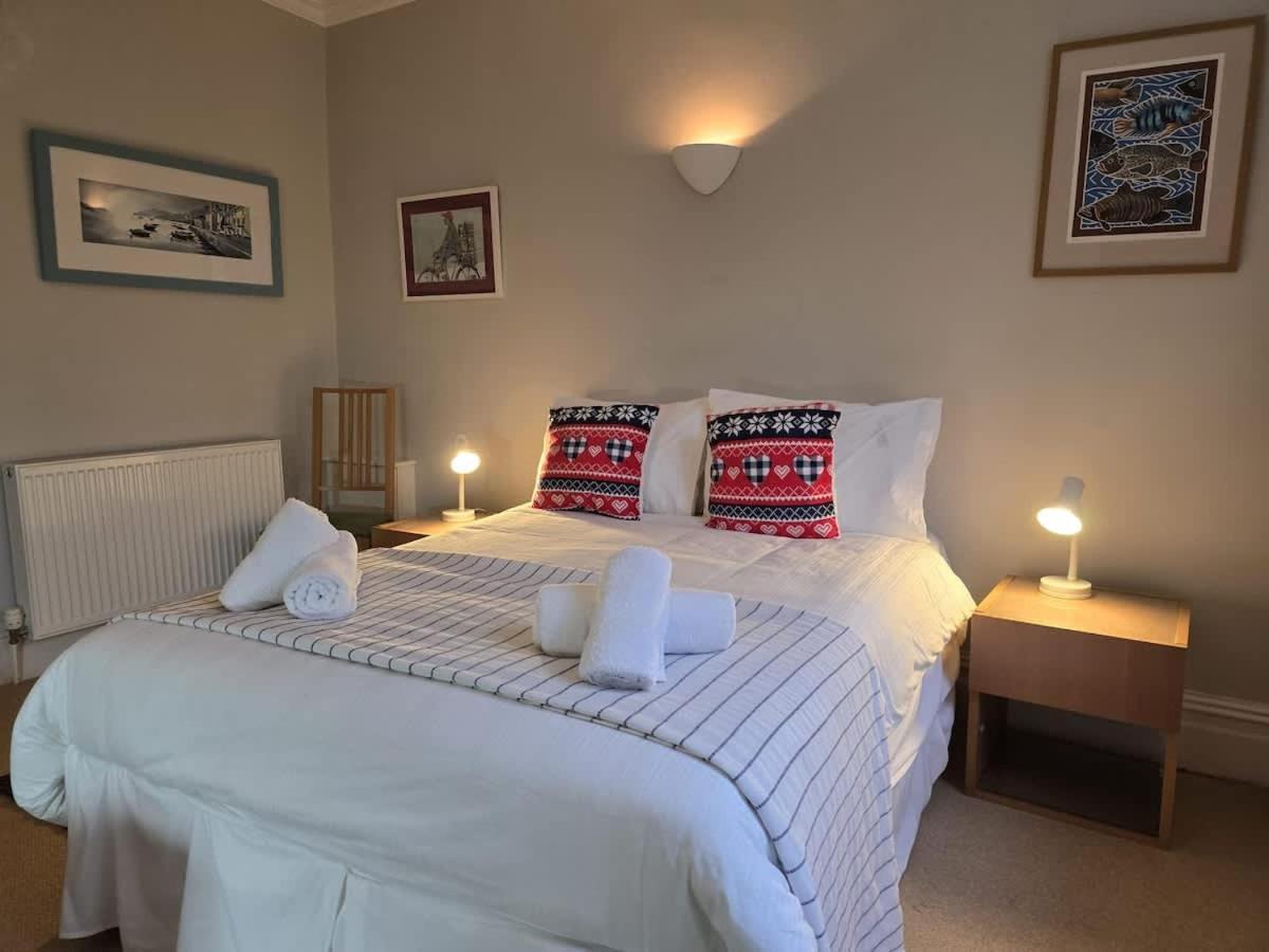 Cosy And Quiet Garden Flat *