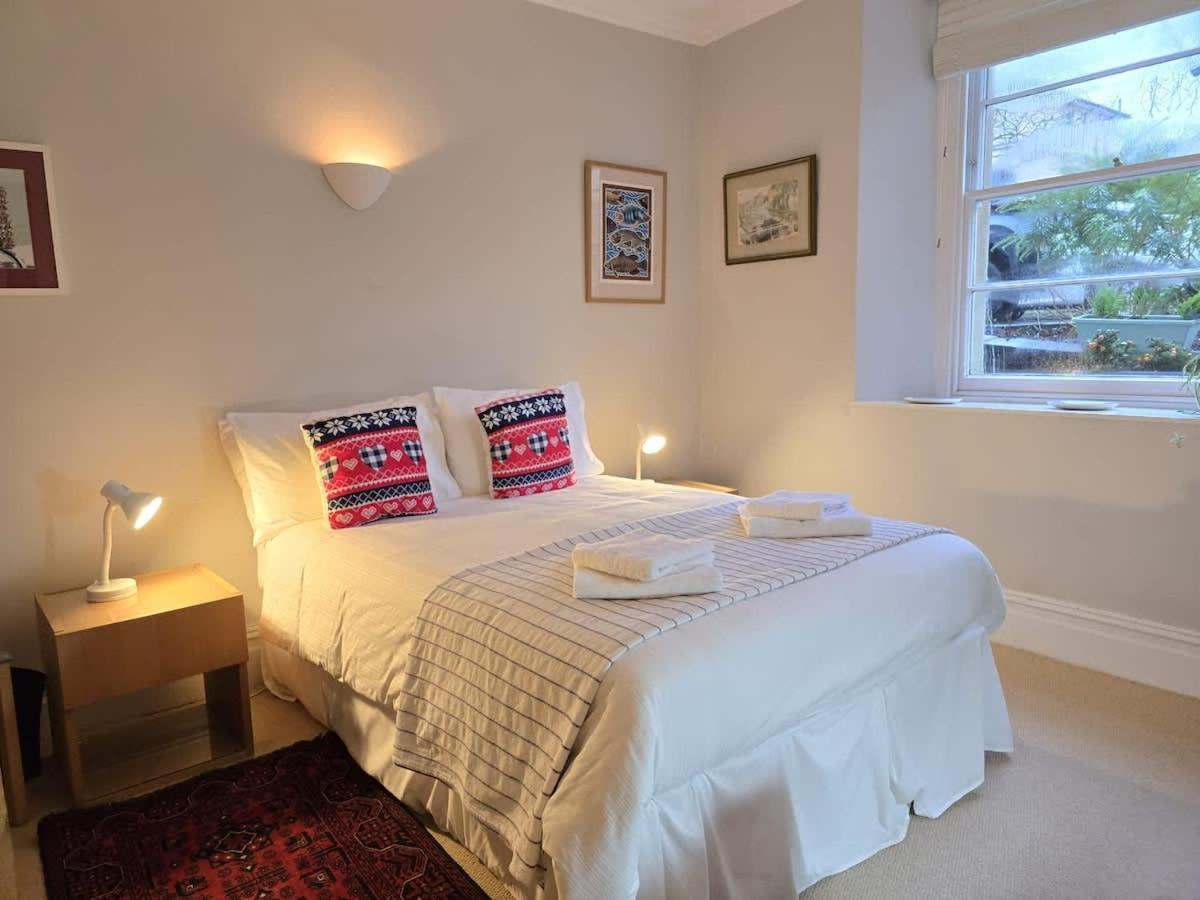 Cosy And Quiet Garden Flat Bristol