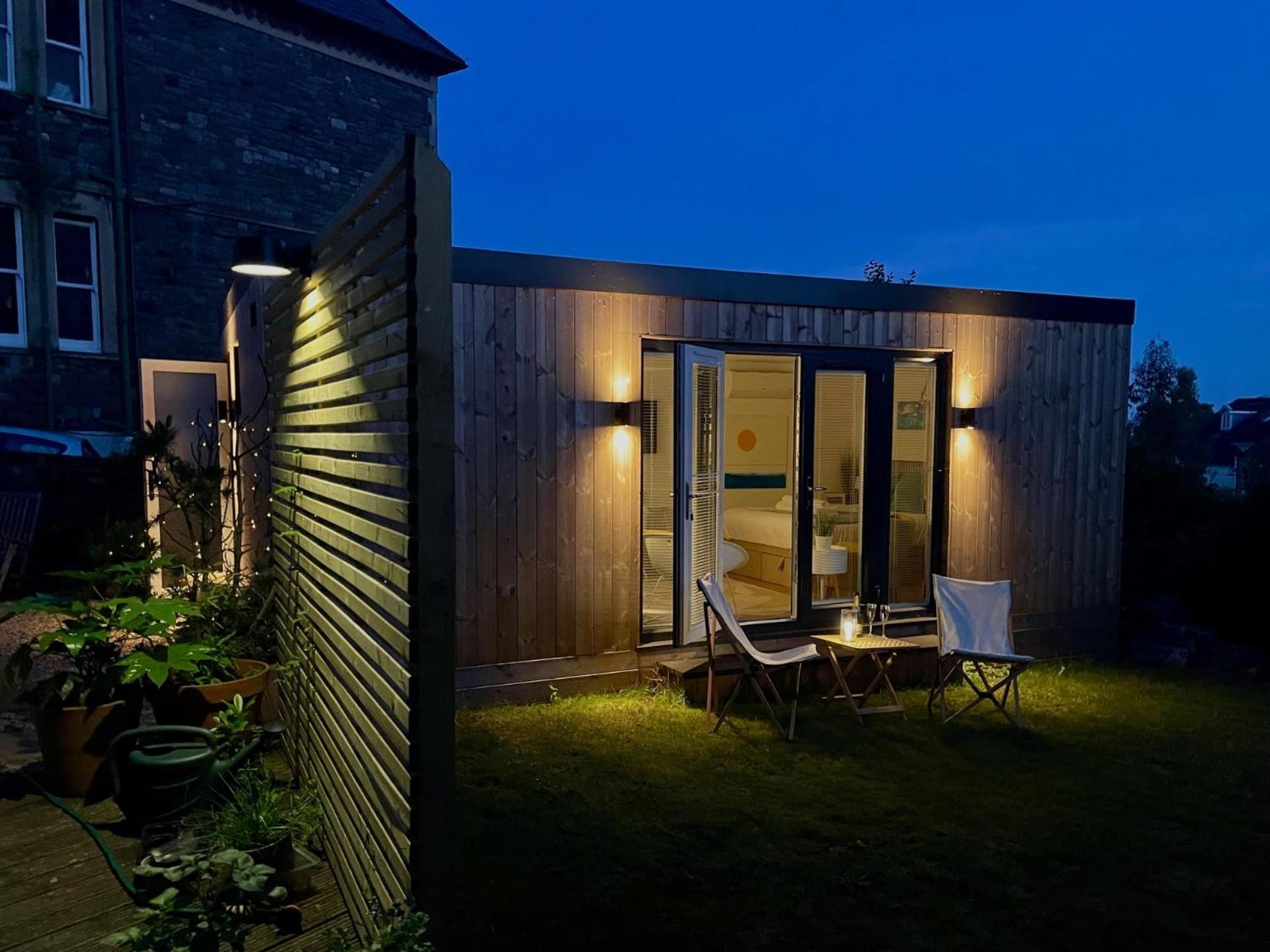 Redland Retreat, Cosy Garden For 2 Apartment *