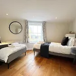 Quirky 3 Bedroom Town House In Clifton, Bristol