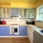 Colourful Vintage-Styled Home In Lovely Southville