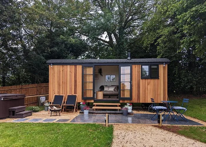 Luxury Shepherd\'S Hut In Private Orchard W/Hot-Tub