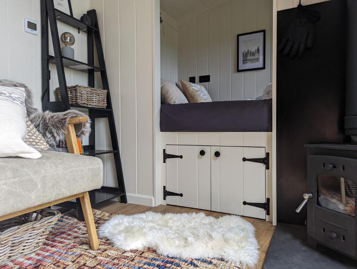 Holiday home Luxury Shepherd's Hut In Private Orchard W/hot-tub *
