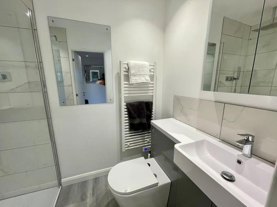 Luxury Close To Suspension Bridge, Hot Tub