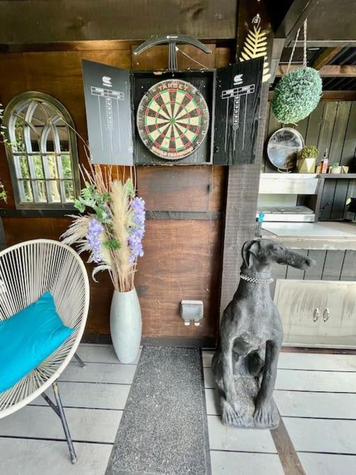 Luxury Close To Suspension Bridge, Hot Tub Holiday home Bristol