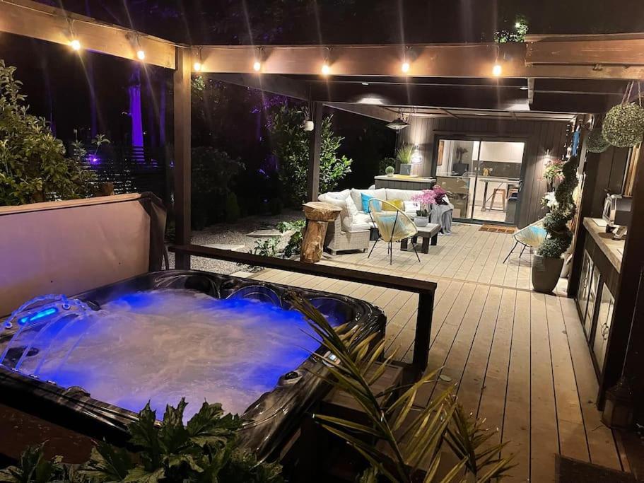 Holiday home Luxury Close To Suspension Bridge, Hot Tub Bristol