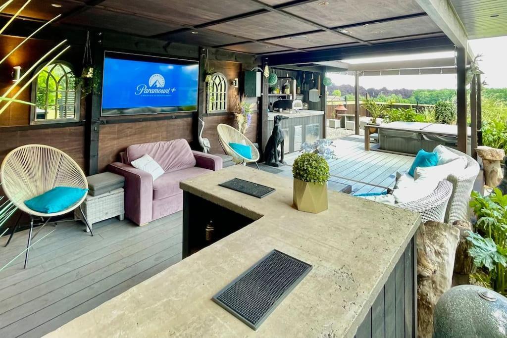 Holiday home Luxury Close To Suspension Bridge, Hot Tub Bristol
