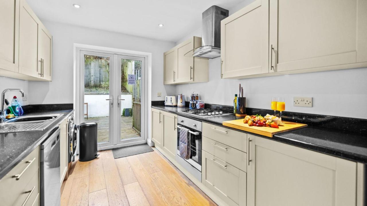 Cotswold Road North Apartment *