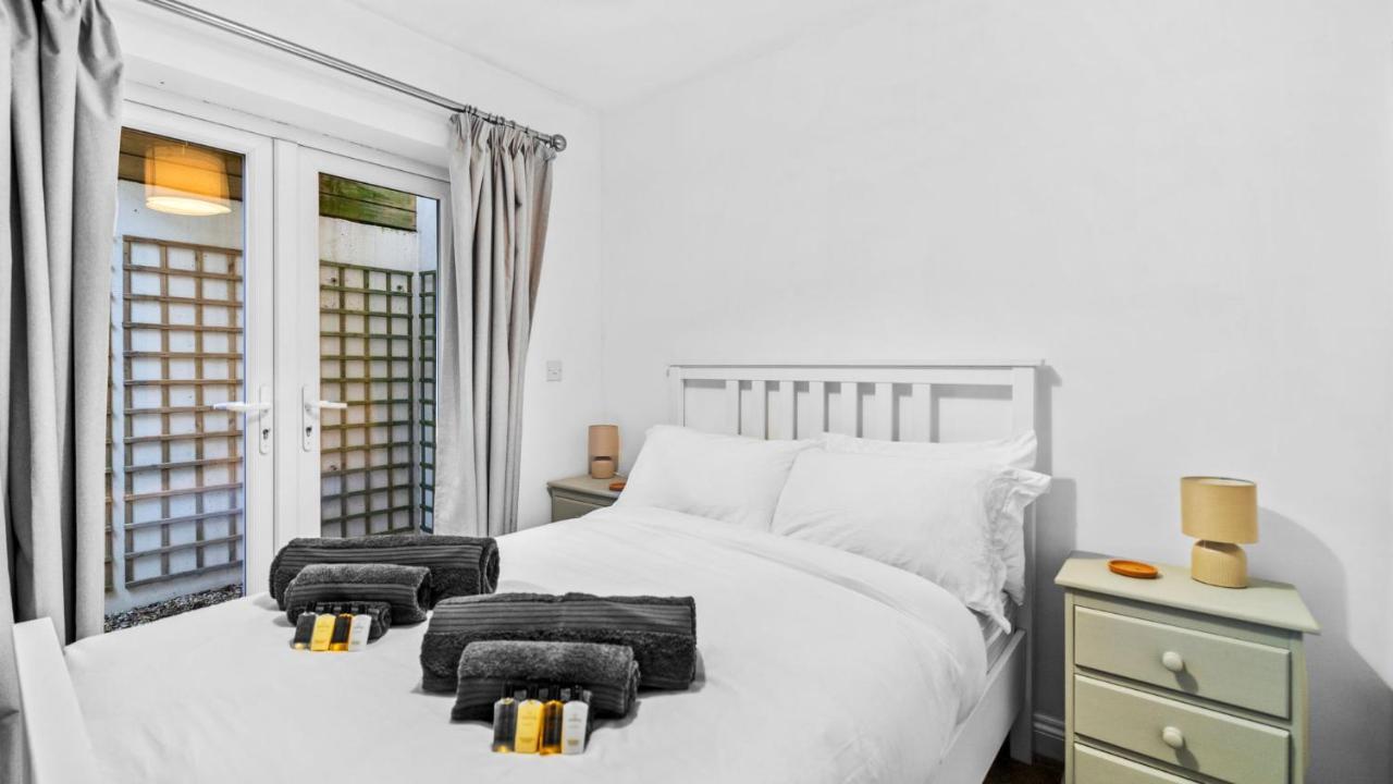 Apartment Cotswold Road North