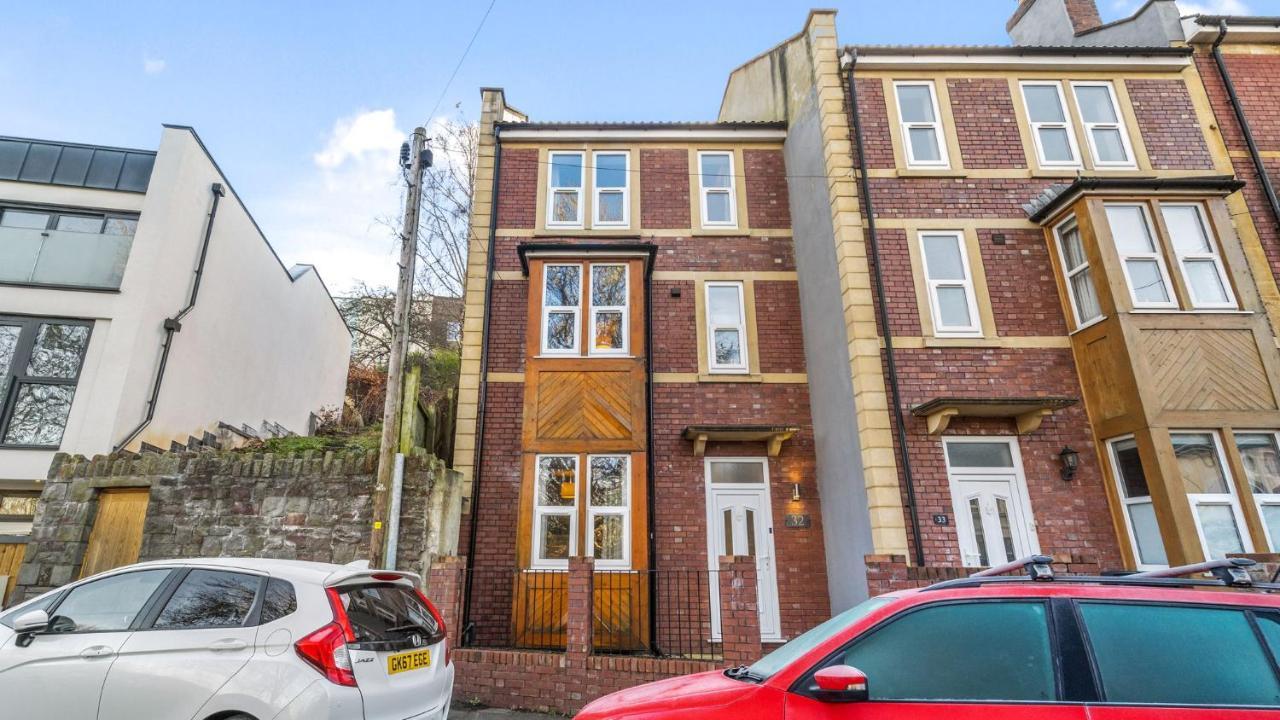 Cotswold Road North Apartment