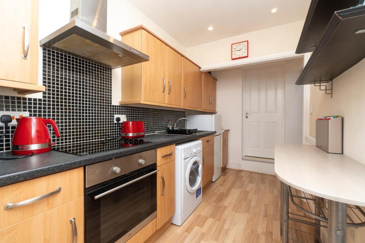 Apartment Spacious 2 Bed Southville Flat Near Harbourside *