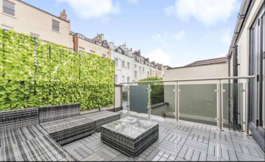 Trendy Clifton Village Mews House