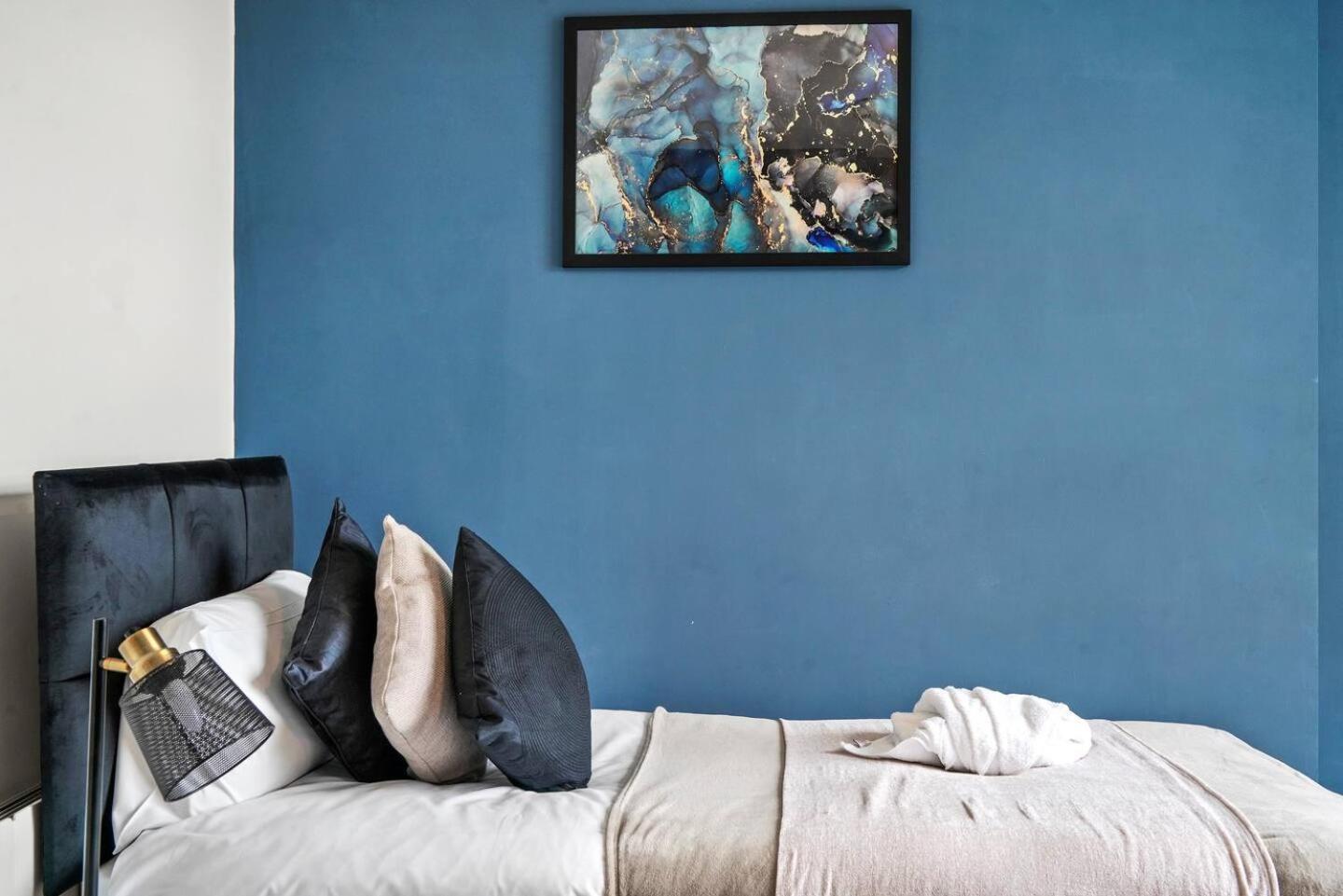 Apartment Harbourside Penthouse Sleep 16 Bristol