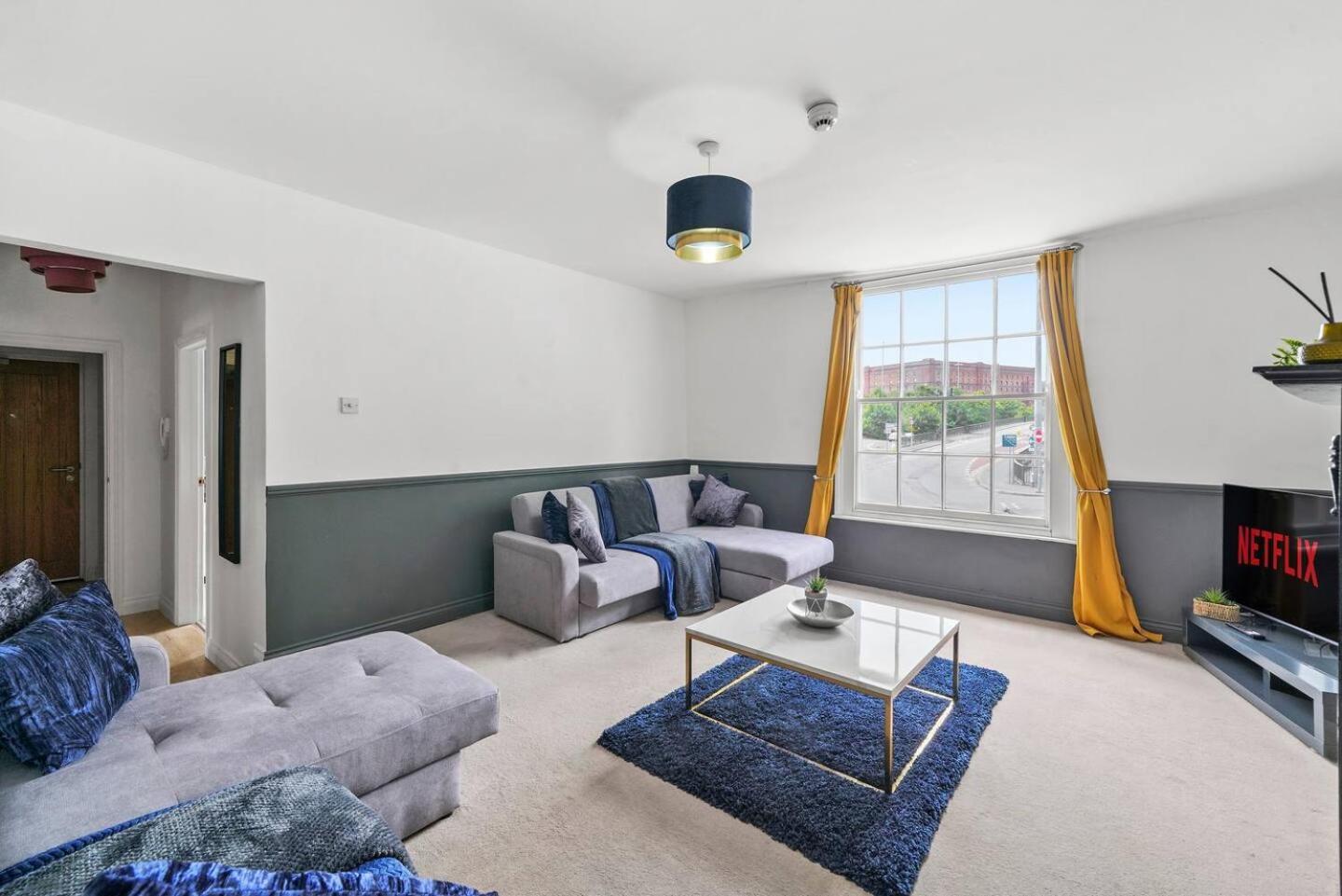 Harbourside Penthouse Sleep 16 Apartment Bristol