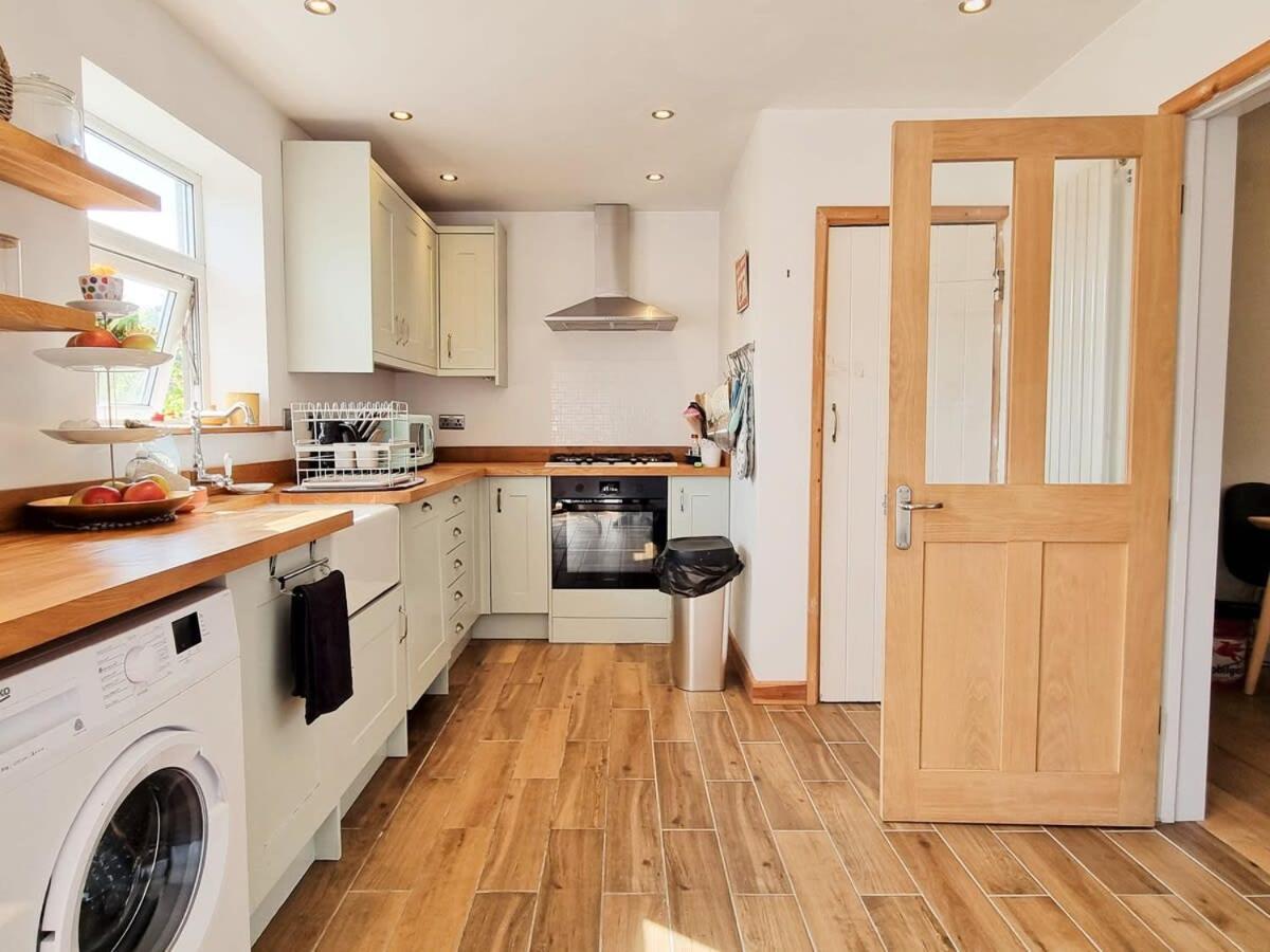 Luckwell Two Bedroom Apartment Bristol
