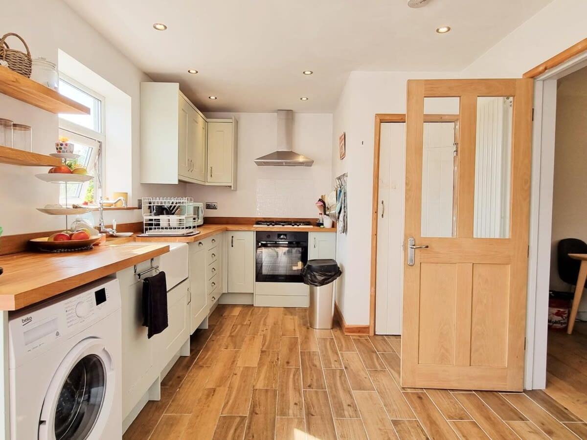Luckwell Two Bedroom * Bristol